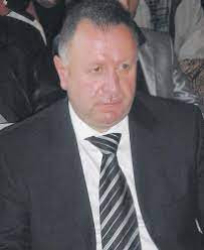 Лидерът на ДПС в Якоруда Ибрахим Карафеиз и шофьорът на