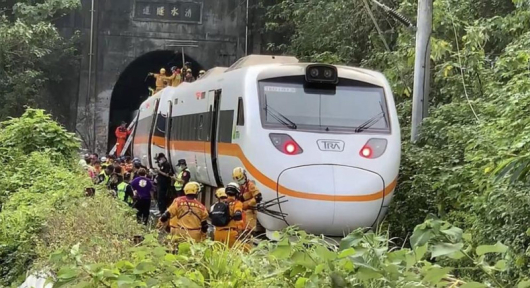 Около 150 души бяха леко ранени при влакова катастрофав Испания