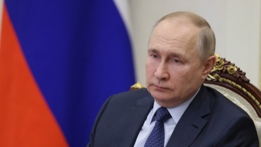Лидерът на Кремъл Владимир Путин се опитва да се освободи