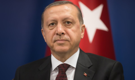 Турският президент Реджеп Тайип Ердоган днес разговаря с украинския президент