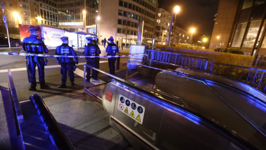 Нападение с нож в центъра на Брюксел съобщи АФП Нападателят