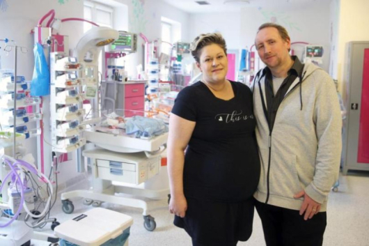 а37 годишна полякиня и британският й съпруг станаха родители на петзнаци