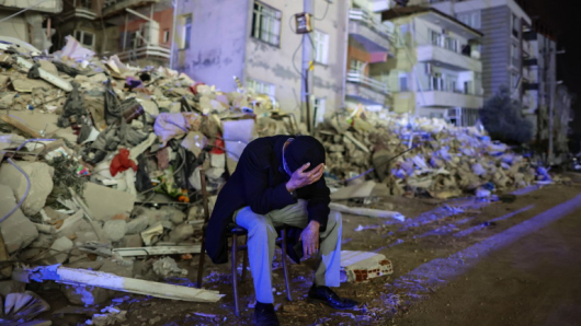 Поне 300 са пострадалите от последните силни земетресения в ТурцияПри