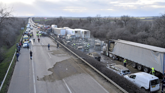 Голяма верижна катастрофа е станала на магистрала в Унгария Сблъскали
