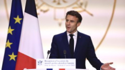 Френският президент Еманюел Макрон се ползва с одобрение от 28