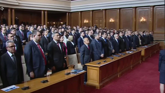 Като най възрастният депутат Вежди Рашидов откри заседанието на 49 ия парламент Шест