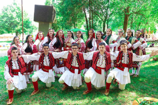Детско юношески фолклорен ансамбъл Пиринска китка ще изнесе богат празничен концерт
