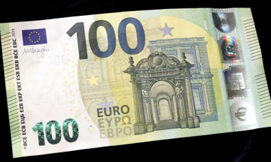 Глоба от 100 евро и отнемане на шофьорската книжка за