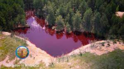Червеното езеро по известно като Кървавото езеро набира все по голяма популярност