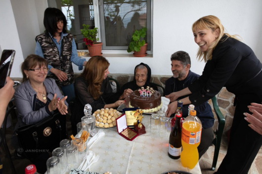 Село Коларово празнува своя столетник – Македонка Велева Маркова Тя
