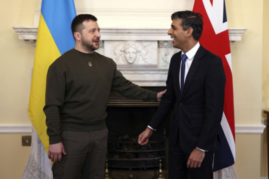 Руският посланик в Лондон предупреди че войнатав Украйна може да