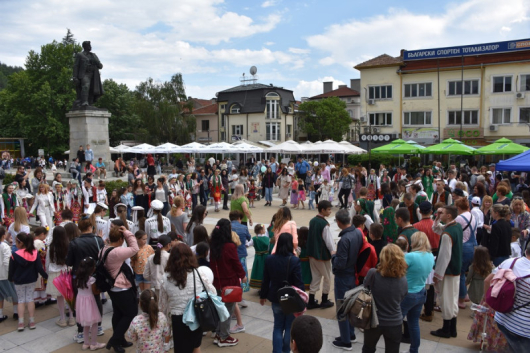 Празничен концерт под надслов Талантите на Благоевград озвучи площад Македония