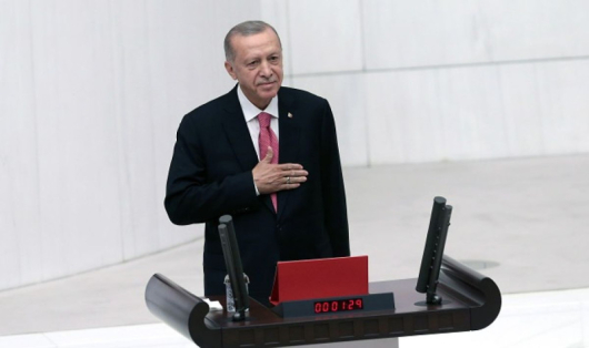 С тържествена церемония във Великото национално събрание в Анкара турският