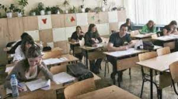 От 9 часа днес е изпитът по български език и