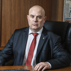 ИванГешев с първи коментар след отстраняването му от поста главен