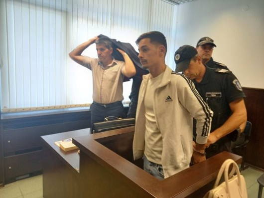 Под засилена охрана беше доведен в Пловдивския окръжен съд 20 годишният