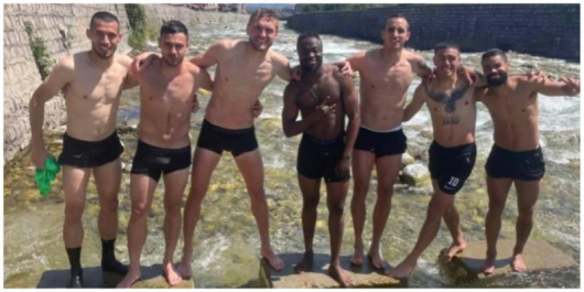 Футболистите на Лудогорец се спасиха от жегата в Банско в