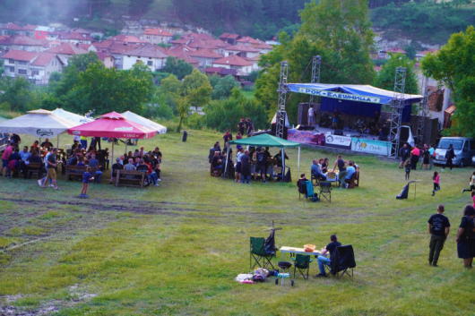 За поредна година фестивалът Рок Елешница събра няколко поколения меломани