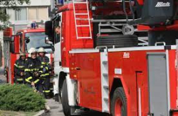 50 български пожарникари с 15 автомобила продължават да са на