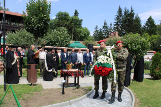 С военни почести и водосвет отслужен от Неврокопския митрополит Серафим