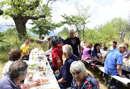 Жители потомци и гости на живописното село Мечкул почетоха празника