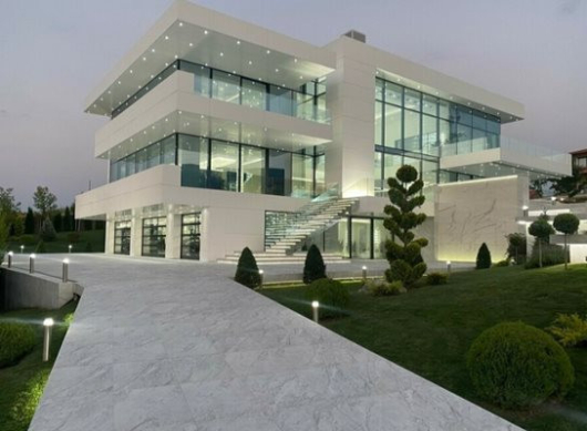 Най-скъпият недвижим имот в България се продава за 10,5 милиона