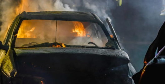 горяща кола / iStock/Getty Images