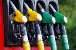 Цените на горивата посред лято тръгнаха нагоре За юли НСИ