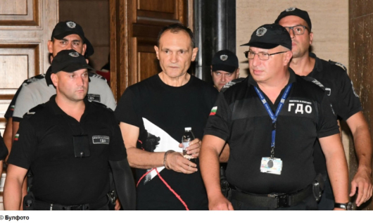 БизнесменътВасил Божковбеше докаран при супер мерки за сигурност в сградата