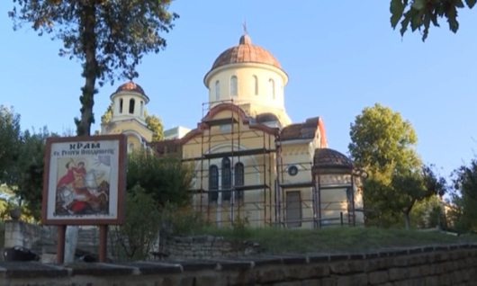 Полицията в Мездра разкри извършителите наобираот православния храм в града