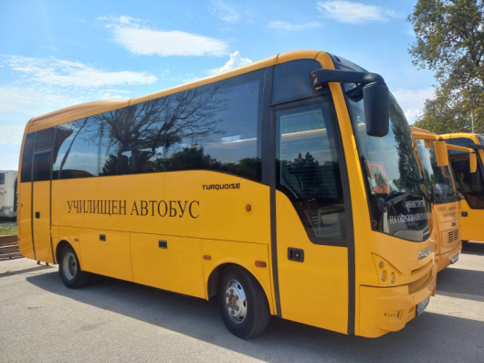 Нов училищен автобус ще превозва до Благоевград ученици от населени