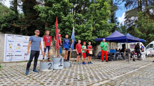 Момчетата и момичетата от Клуб по биатлон Банско 2019“ взеха