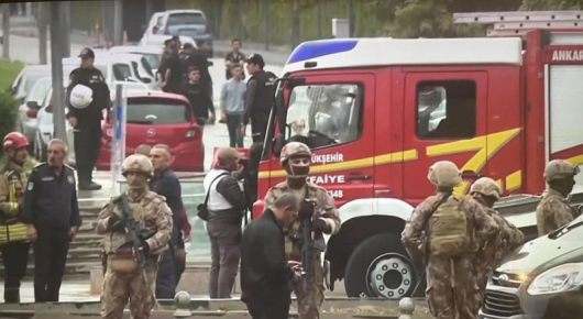 Самоубийствен бомбен атентатбеше извършен пред Министерството на вътрешните работи втурскатастолица
