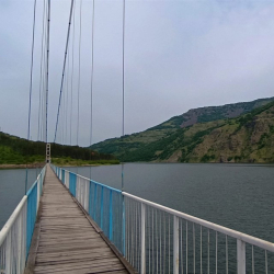 Дълъг въжен мост или единственият път към наше село, където