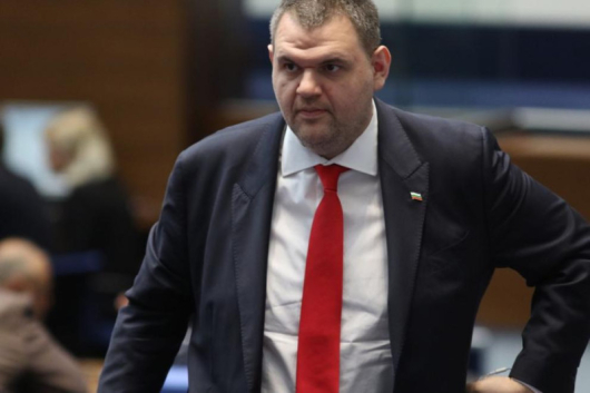 Делян Пеевски стана съпредседател на парламентарната група на ДПС предадеNOVA Той