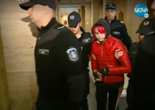 19 годишната ИветСтайкова обвинена в убийството на баба си актрисата Виолета