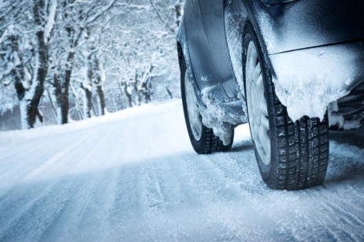 Шофьорите да тръгват на път с автомобили подготвени за зимни