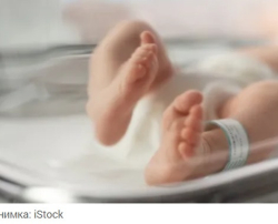 Новородено момченце беше намерено живо след като е погребано в