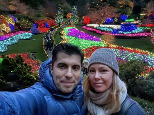 Кирил Петков и неговата съпруга Линда посетиха известните цветни градини