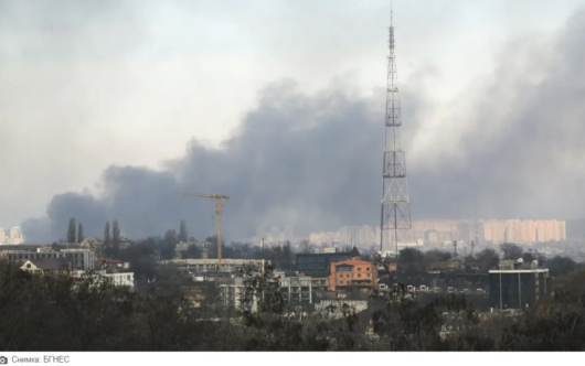 Поредица от мощни експлозии разтърсиха украинската столица Киев съобщи изданието