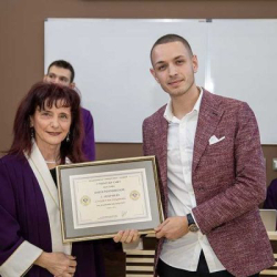 Матей Попниколов от Дупница е отличен за студент на годината