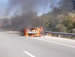 Лек автомобил изгоря на АМ Струма край Дупница съобщиха от