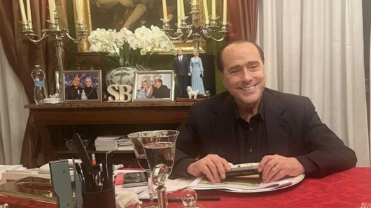 Разпродажба на имотите на Силвио Берлускони правят петте му деца