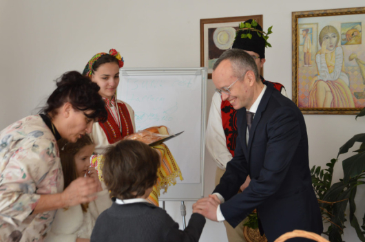 Деца от Общински младежи парламент Благоевград гостуваха на кмета Методи