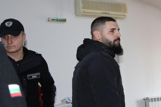Пловдивският окръжен съд потвърдирешението на Районния съдивърна делото по случая