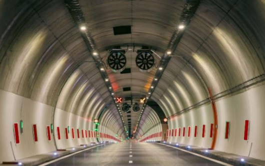 Една седмица след откриването на тунел Железница областният управител Мария