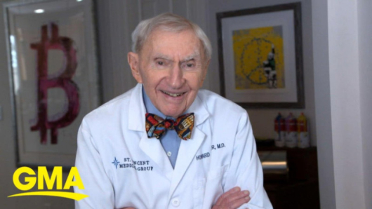 Практикуващ лекар от САЩ на достолепните 101 години разказакак да