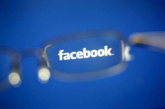 Социалните мрежи на Фейсбук Месинджър и Инстаграм възстановиха работата си
