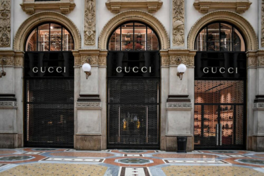 Основателят на марката Gucci е Guccio Gucci, италианец, който работи