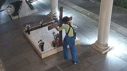 От Българската патриаршия публикуваха кадри от охранителните видеокамери от столичния